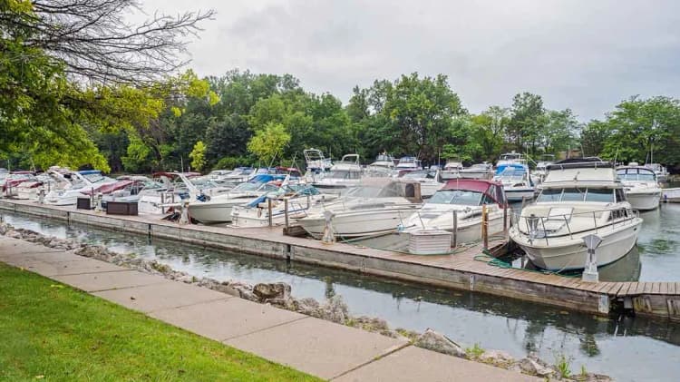 Detroit apartments for rent - image - Grayhaven-Marina.jpg