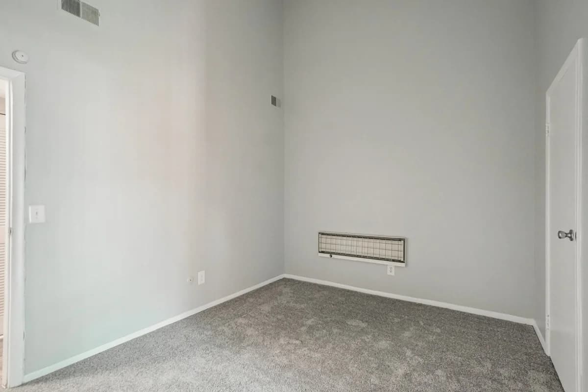Detroit apartments for rent - image - 14-web-or-mls-1531 Larned St Unit Loft-2106-010.jpg
