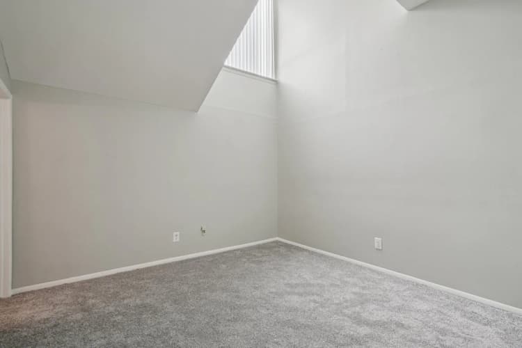 Detroit apartments for rent - image - 19-web-or-mls-1531 Larned St Unit Loft-2106-015.jpg