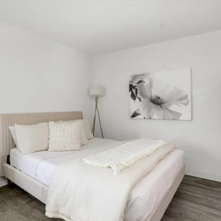 Detroit apartments for rent - image - 33-5777_Southfield_Fwy_Detroit_unit_111_010_dpdubb.webp