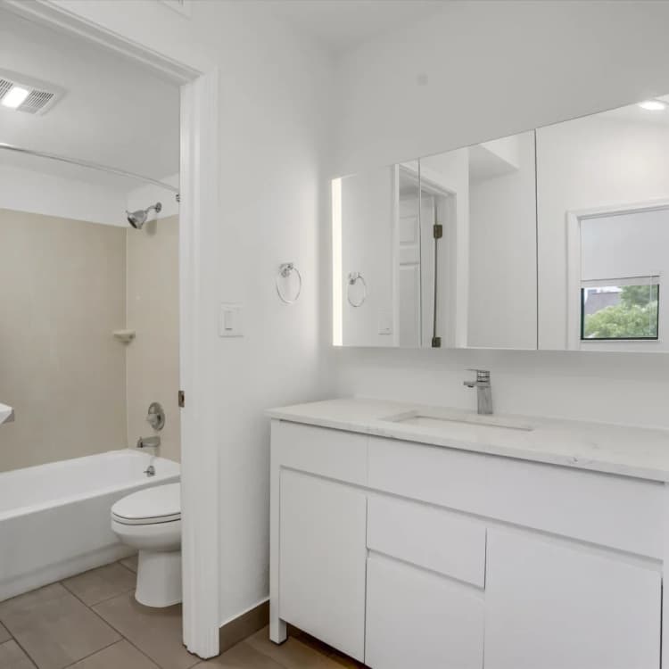 Detroit apartments for rent - image - 54-5777_Southfield_Fwy_Detroit_unit_322_0014_cmgctw.webp