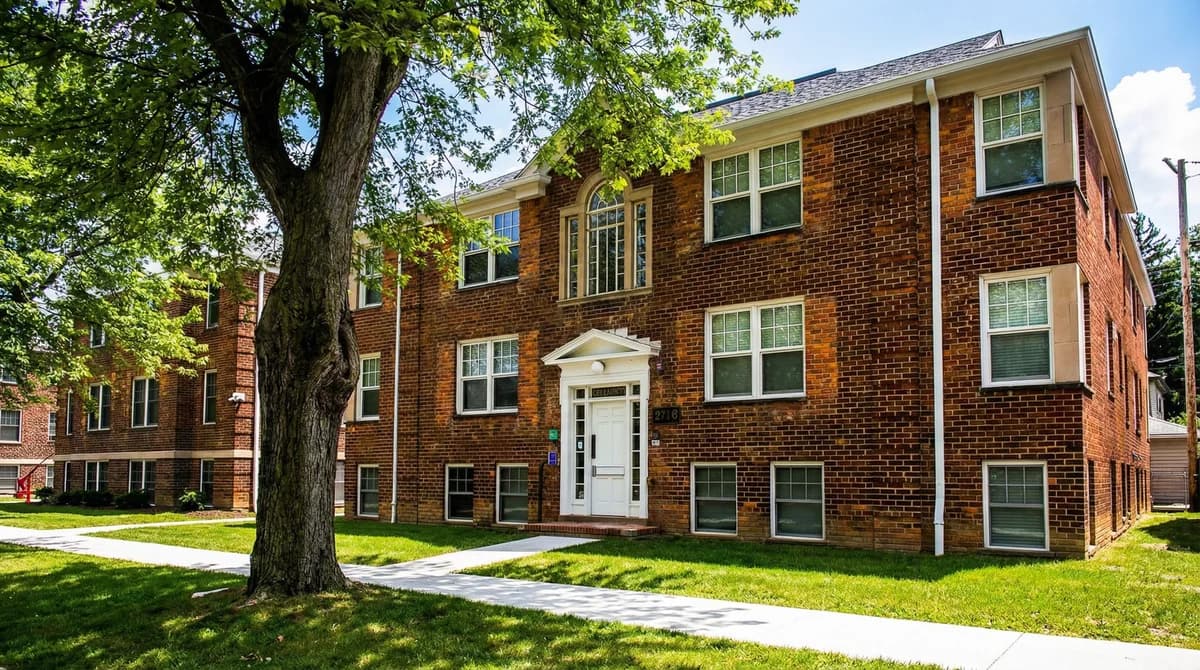 Detroit apartments for rent - image - Product_Shot___Make_it_a_summer_day__Add_leaves_to_the_tree-3.jpg