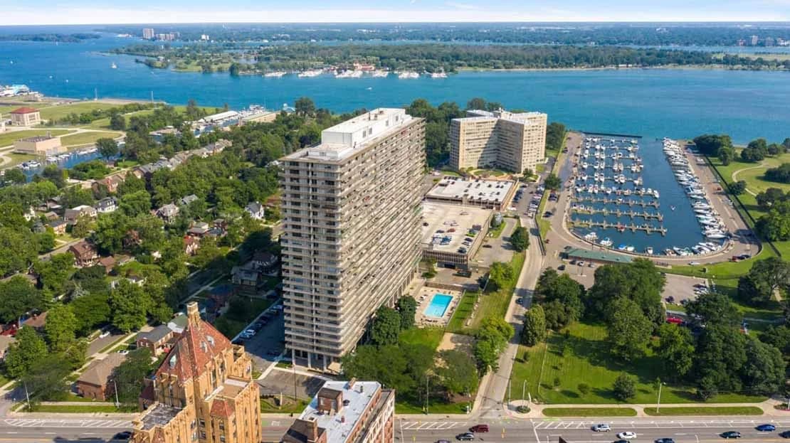 Detroit apartments for rent - Property image - The Jefferson Apartments - 2
