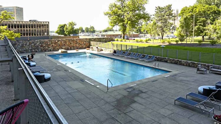 Detroit apartments for rent - image - Jefferson-Swimming-Pool-Website.jpg