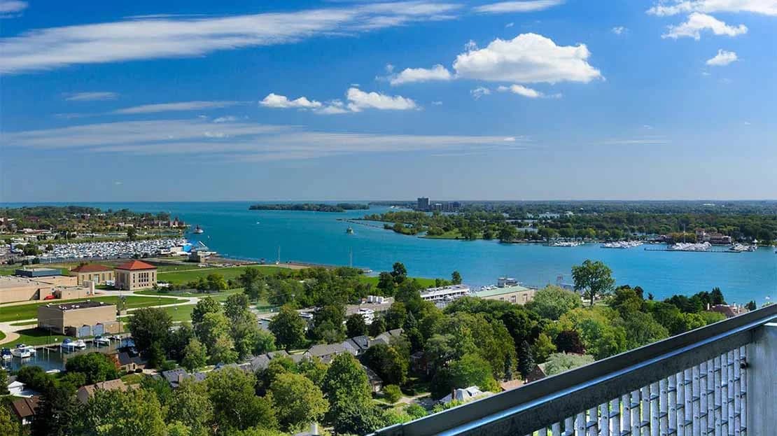 Detroit apartments for rent - Property image - The Jefferson Apartments - 3