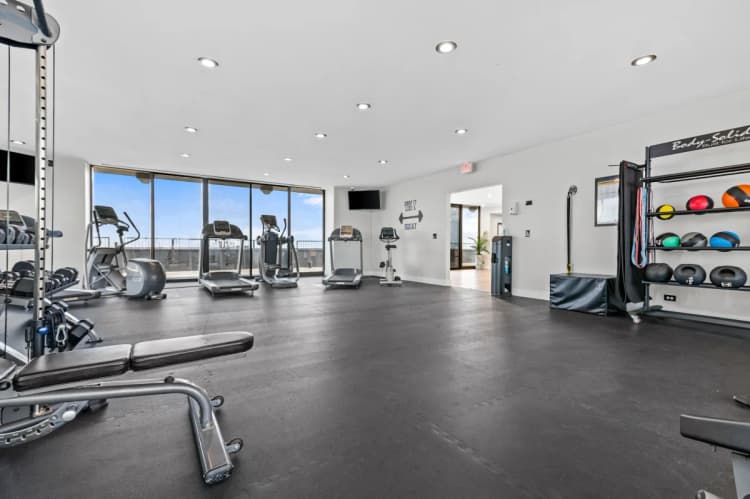 Detroit apartments for rent - image - North Park Towers - Gym2.webp
