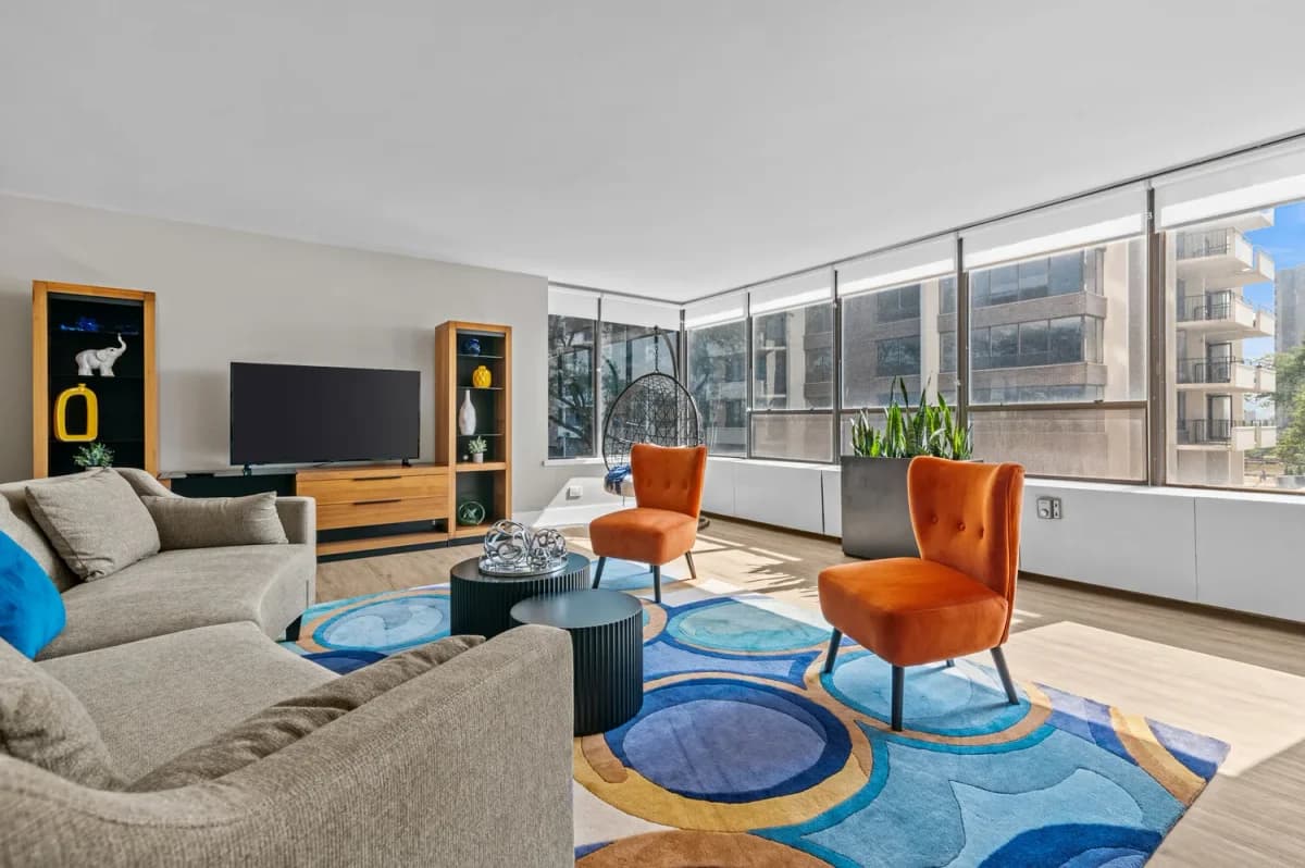 Detroit apartments for rent - image - North Park Towers - Living Room2.webp
