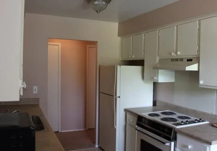 Detroit apartments for rent - image - Cambridge Square Apartments - Kitchen1.jpeg