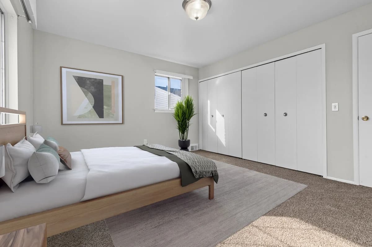 Detroit apartments for rent - image - Cambridge Square Apartments - Bedroom1.jpg