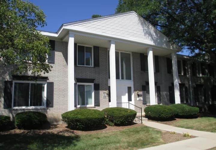 Detroit apartments for rent - Property image - Cambridge Square Apartments - 1