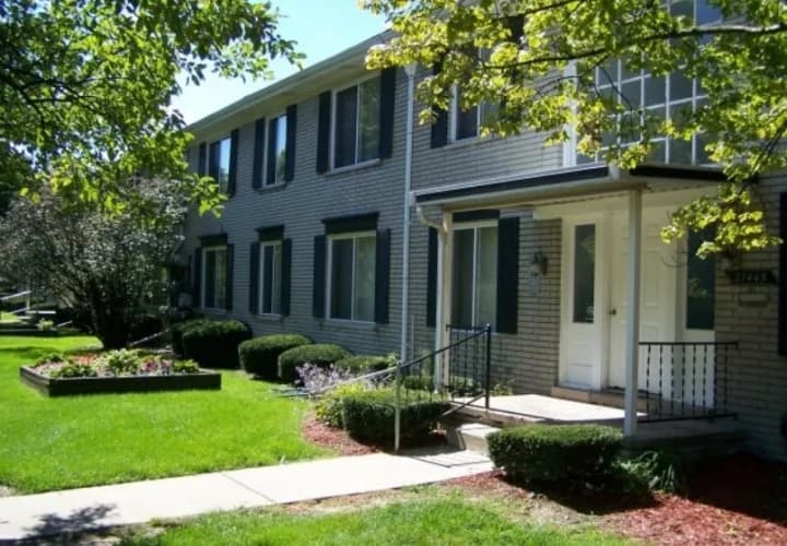 Detroit apartments for rent - Property image - Cambridge Square Apartments - 3