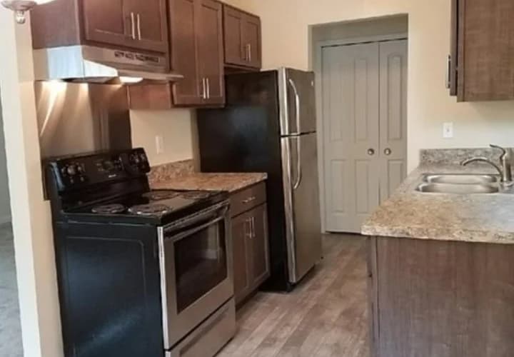 Detroit apartments for rent - image - Cambridge Square Apartments - Kitchen.jpeg