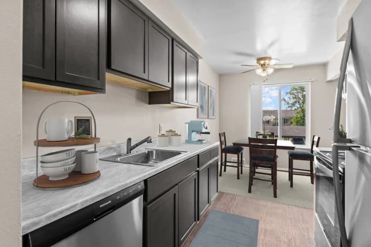 Detroit apartments for rent - image - Cambridge Square Apartments - Kitchen and Dining Area.jpg