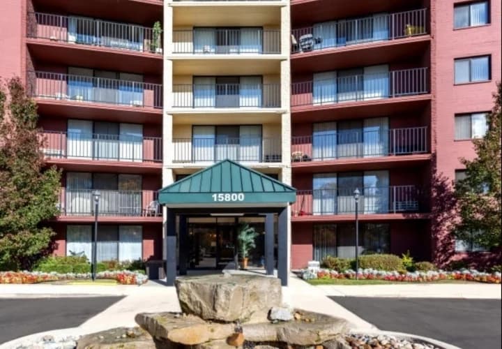 Detroit apartments for rent - Property image - Solaire Apartments - 3