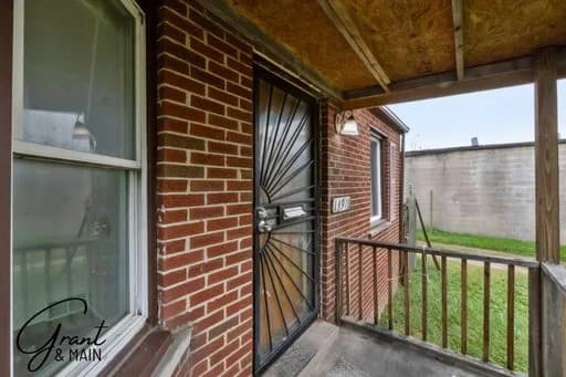 Detroit apartments for rent - Property image - 13926 Rockdale - 2