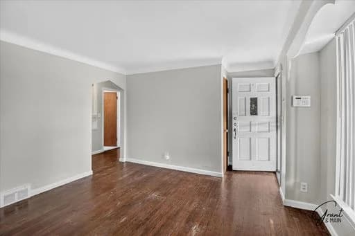 Detroit apartments for rent - Property image - 5915 Lodewyck - 2