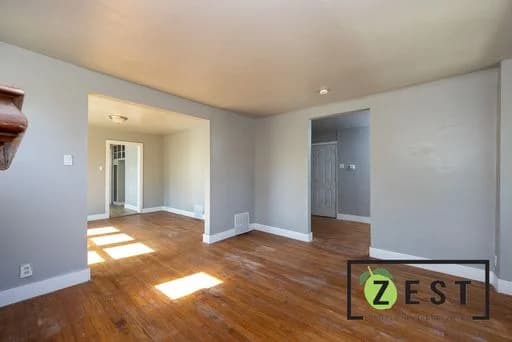 Detroit apartments for rent - Property image - 5235 Haverhill - 3