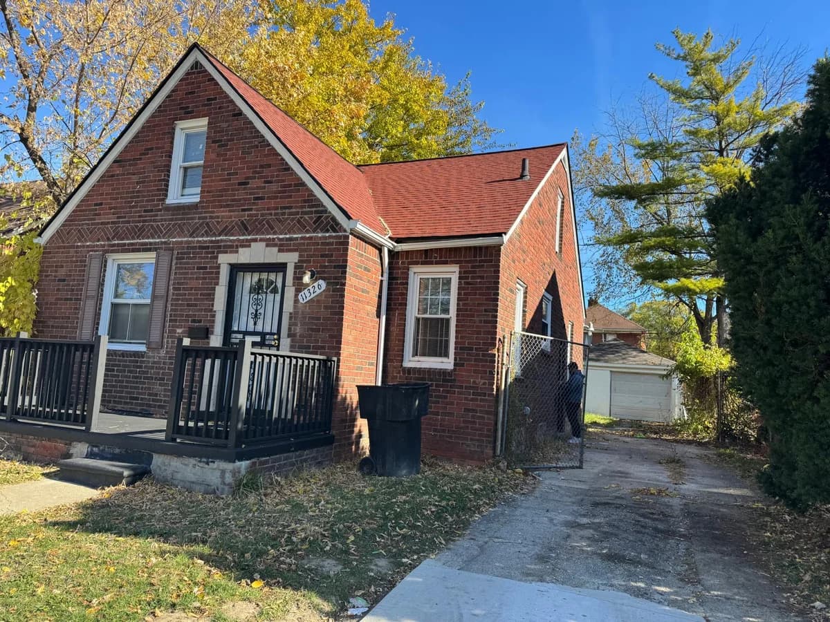 Detroit apartments for rent - Property image - 11326 Marlowe Street - 2