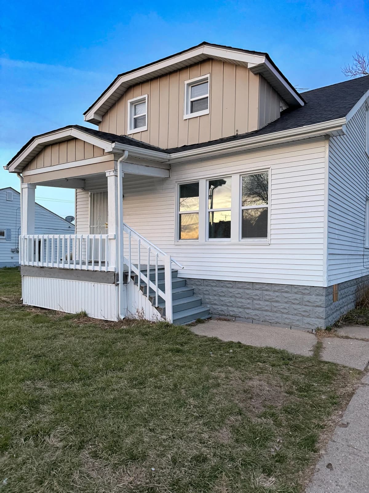 Detroit apartments for rent - Property image - 19010 Riverview Street - 2