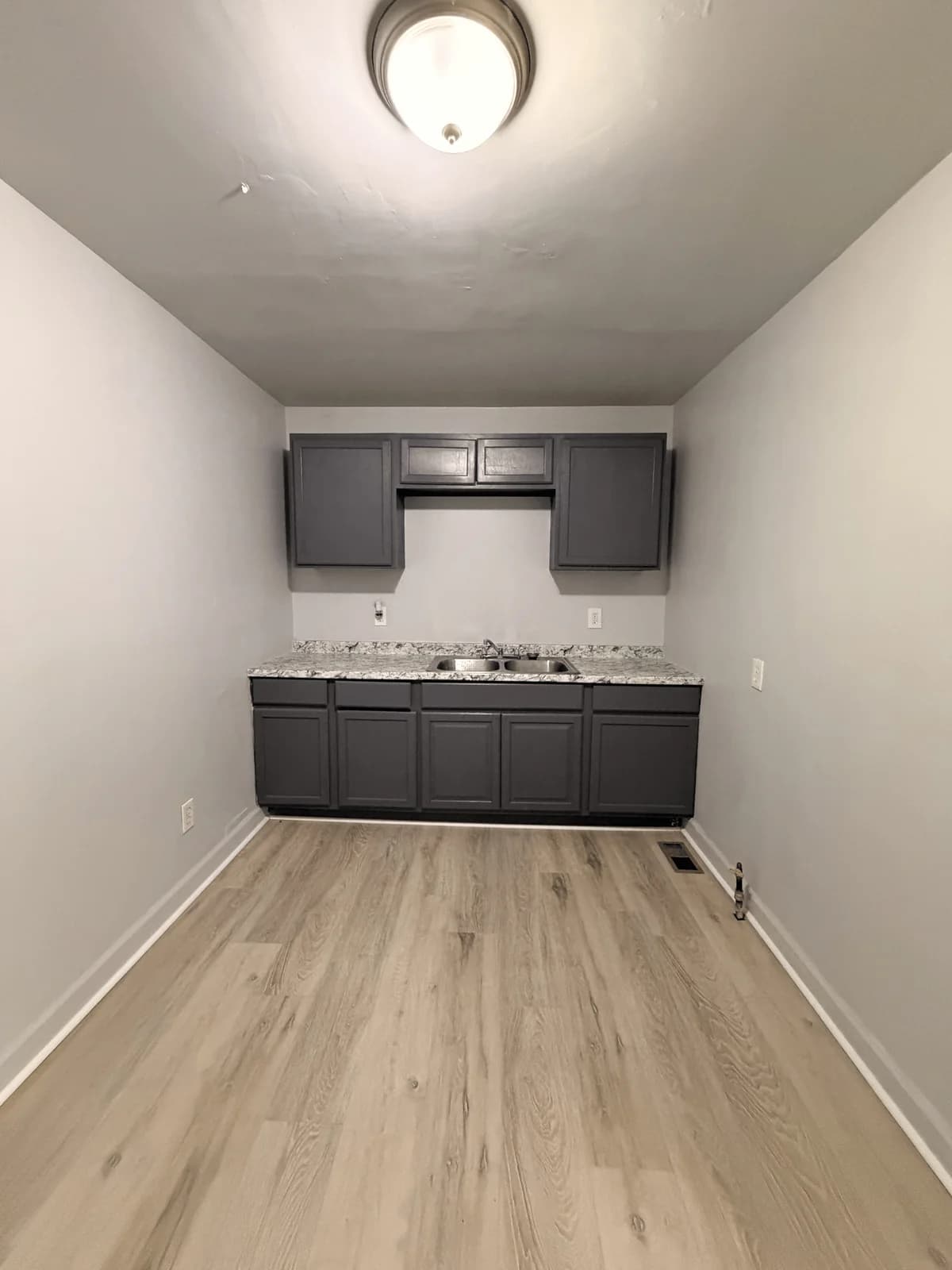 Detroit apartments for rent - Property image - 19436 Caldwell Street - 3