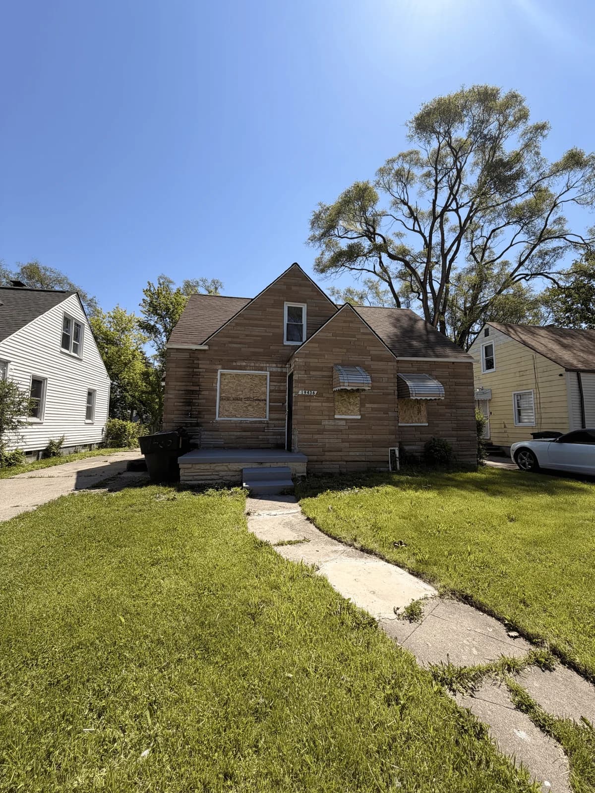 Detroit apartments for rent - Property image - 19436 Caldwell Street - 2