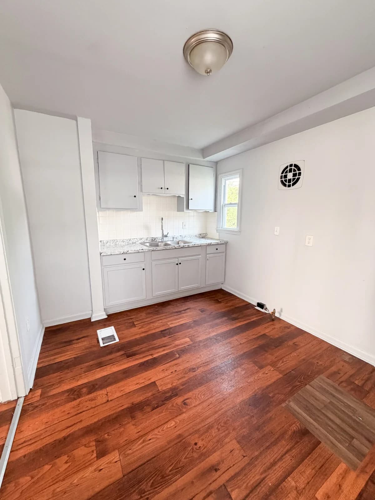 Detroit apartments for rent - Property image - 20400 Monica Street - 3