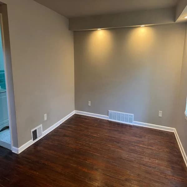 Detroit apartments for rent - Property image - 4845 University Place - 3