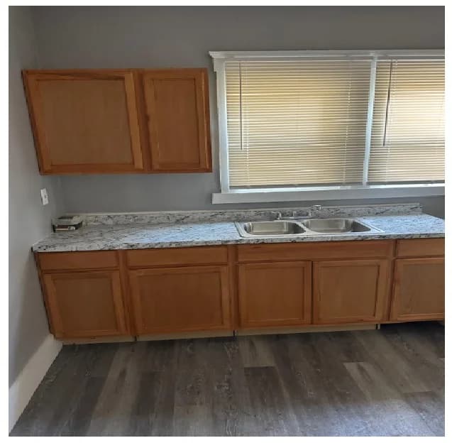 Detroit apartments for rent - Property image - 7465 Hanover Avenue - 2