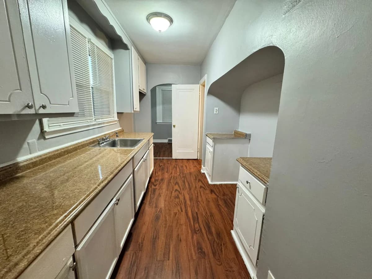 Detroit apartments for rent - Property image - 9131 Manor - 2