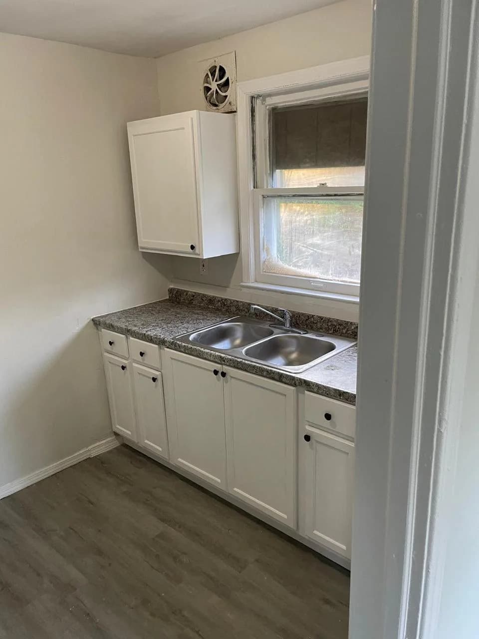 Detroit apartments for rent - Property image - 6011 Oldtown Street - 2