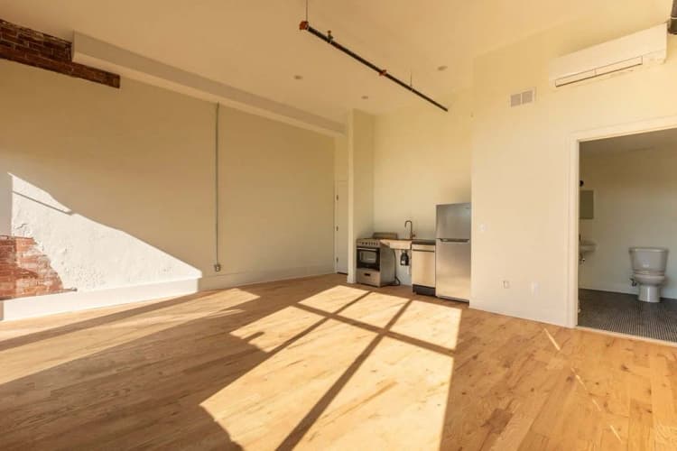 Detroit apartments for rent - image - 9226 Kercheval - 3.png
