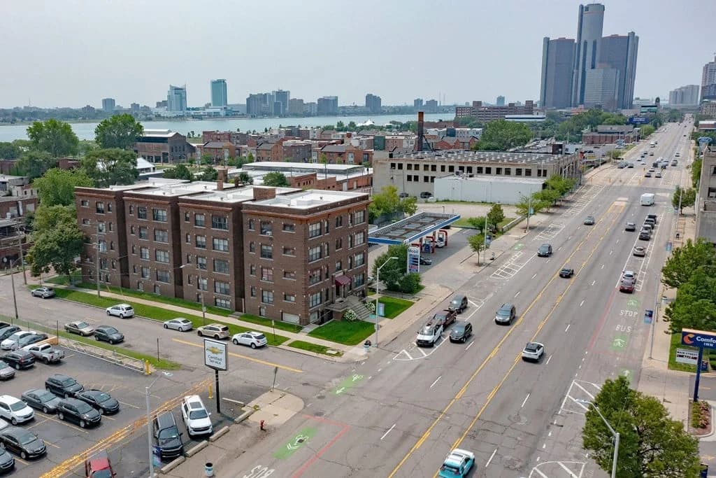 Detroit apartments for rent - image - Manchester - 2.png