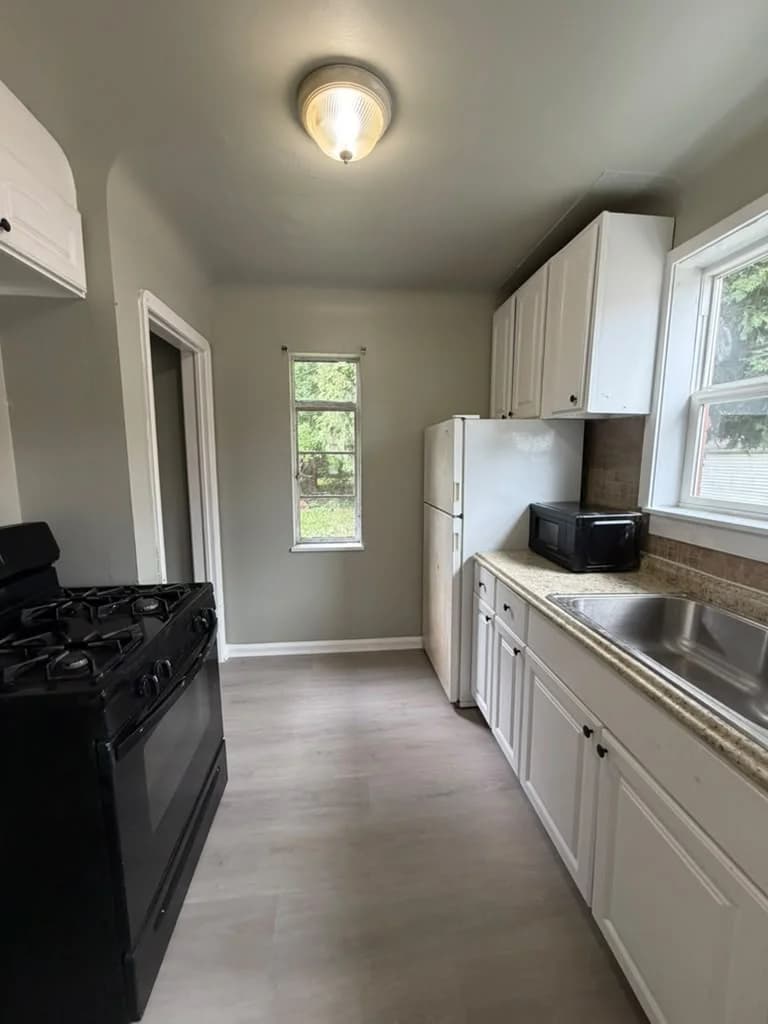 Detroit apartments for rent - Property image - 17928 Chandler Park Drive - 2