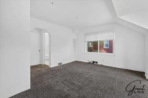 Detroit apartments for rent - Property image - 5781 Chalmers - 3