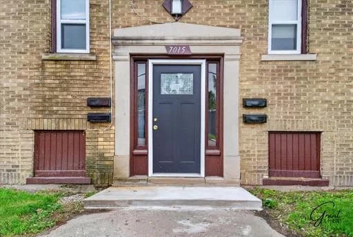 Detroit apartments for rent - Property image - 7005 - 7015 Eaton Street - 3
