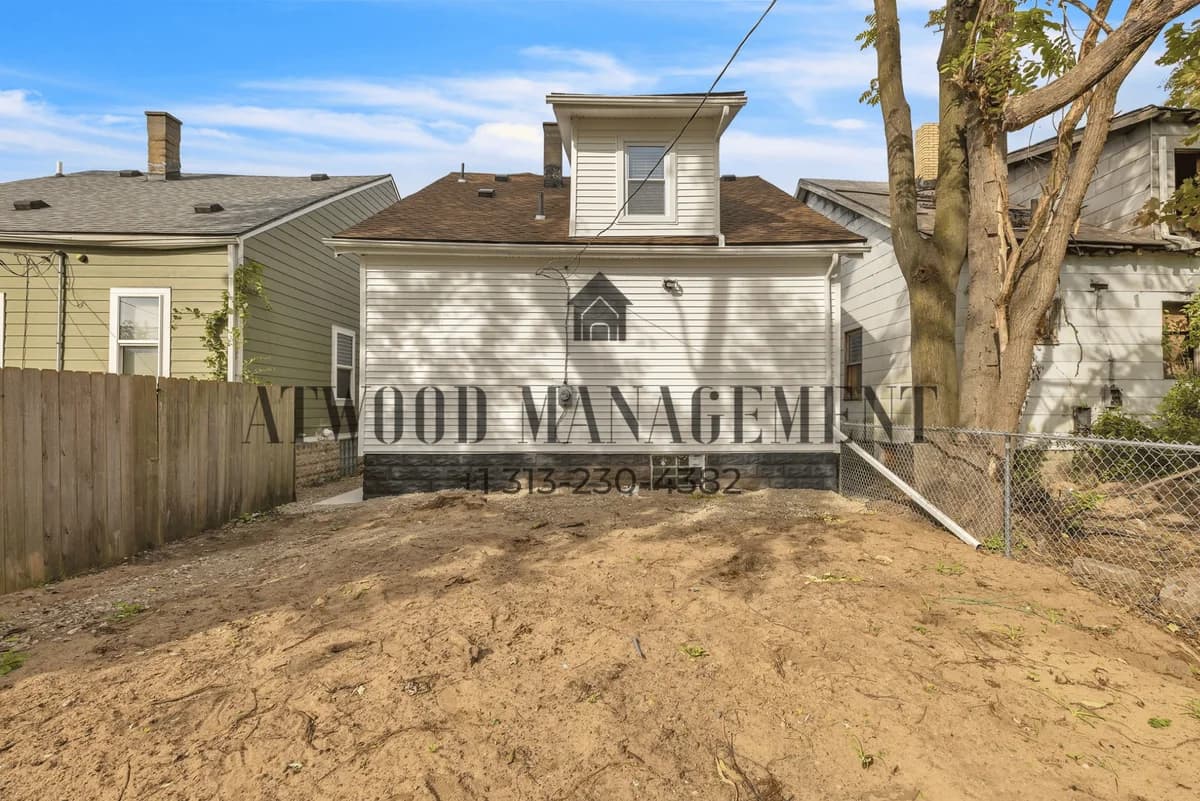 Detroit apartments for rent - Property image - 16550 Turner St - 3
