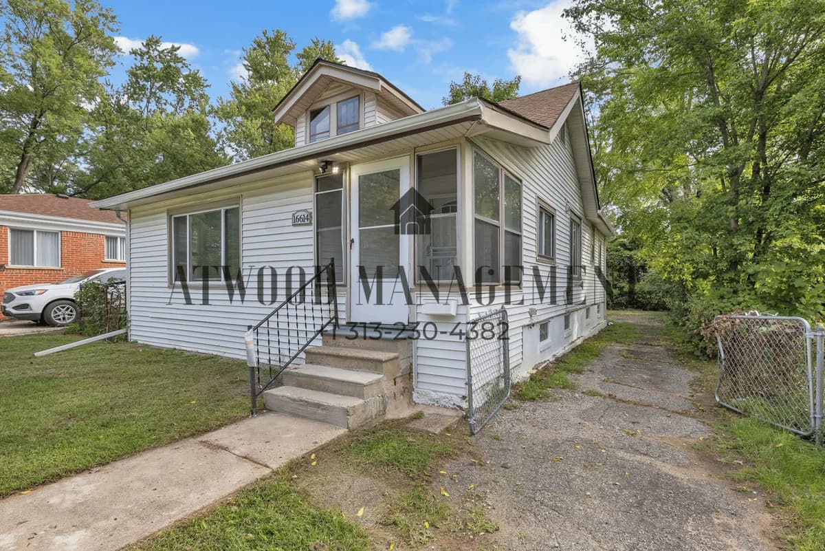 Detroit apartments for rent - Property image - 16614 Woodbine St - 2