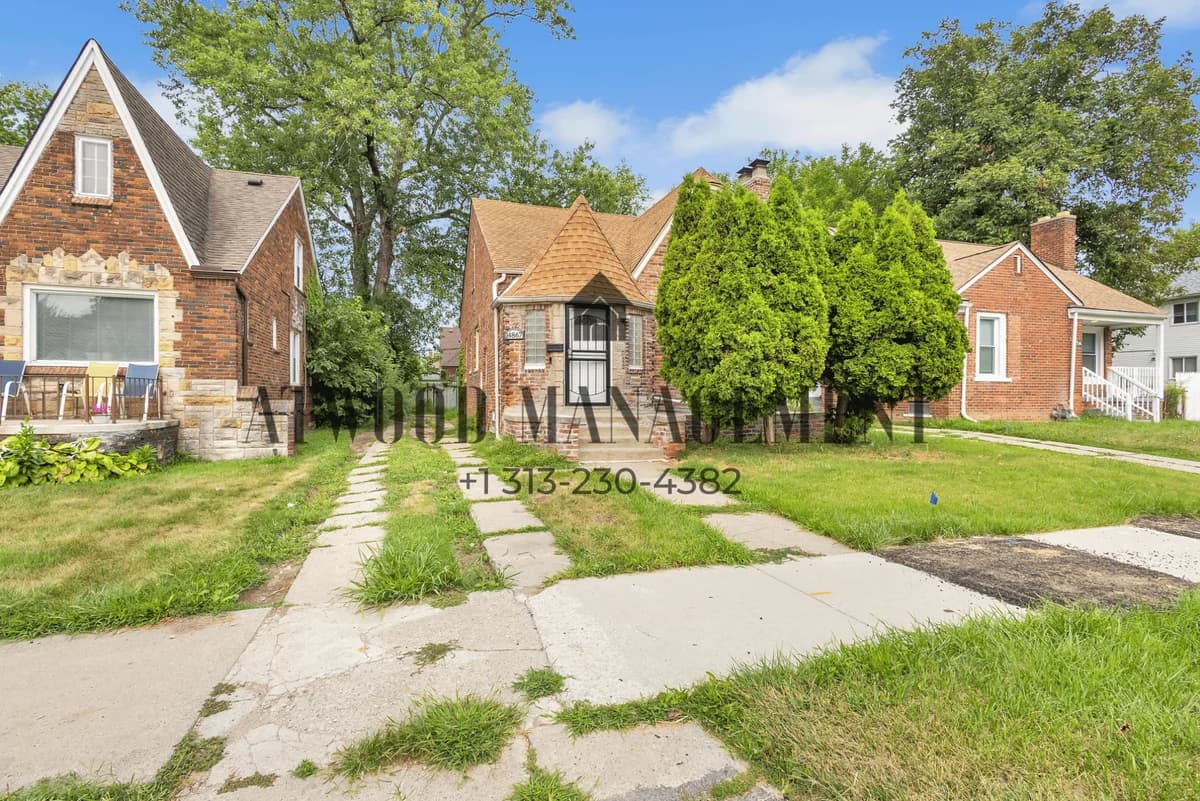 Detroit apartments for rent - Property image - 14867 Hubbell Ave - 2