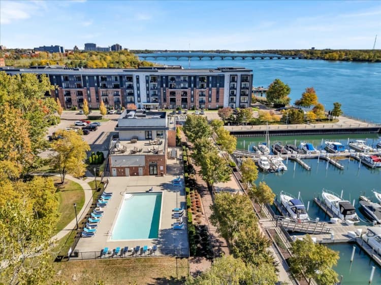 Detroit apartments for rent - image - Waters Edge - 34.jpg