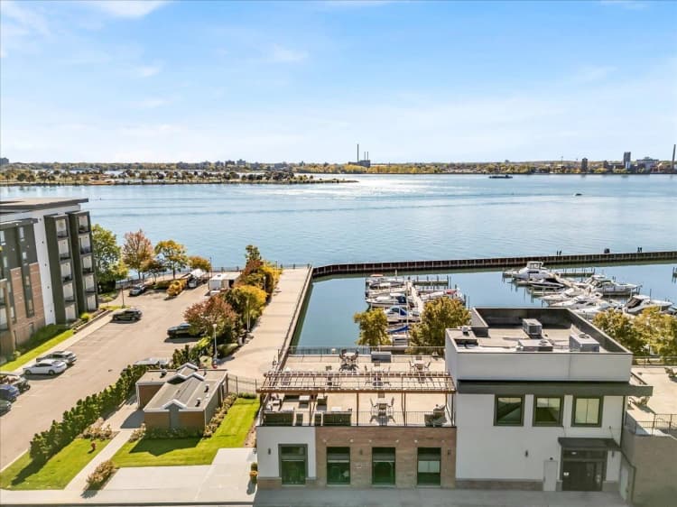 Detroit apartments for rent - image - Waters Edge - 08.jpg