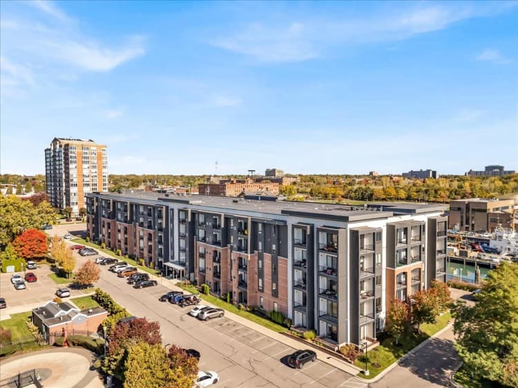 Detroit apartments for rent - image - Waters Edge - 36.jpg