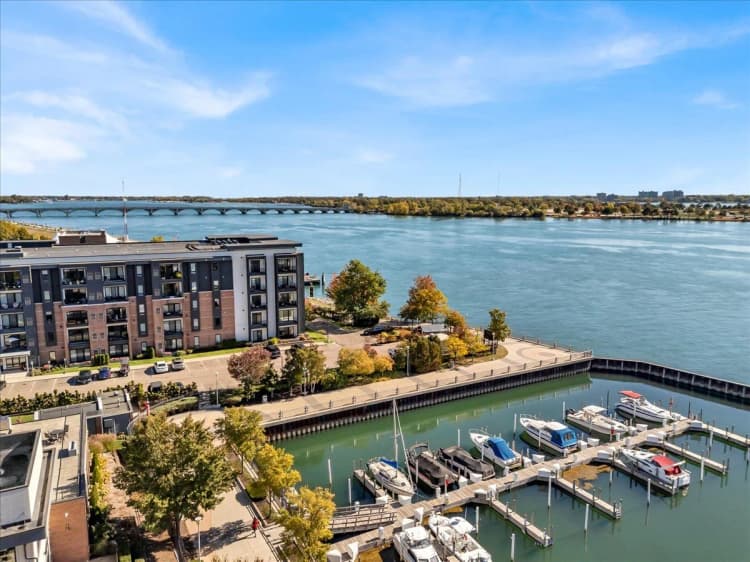 Detroit apartments for rent - image - Waters Edge - 37.jpg