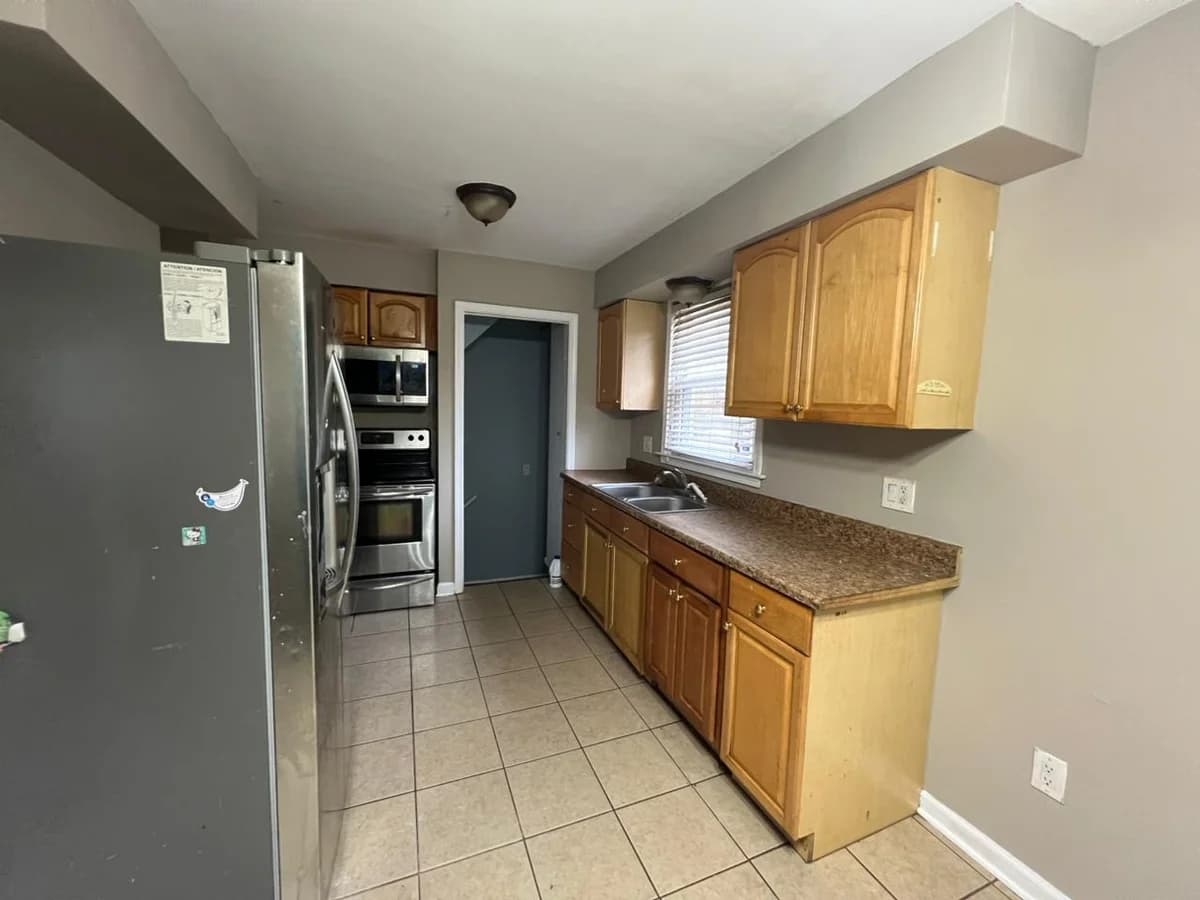 Detroit apartments for rent - Property image - 21549 Pembroke Avenue - 2